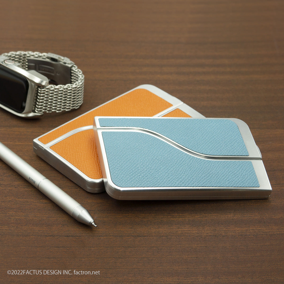 Card Case Sunny Shiny Silver x Light Blue Leather